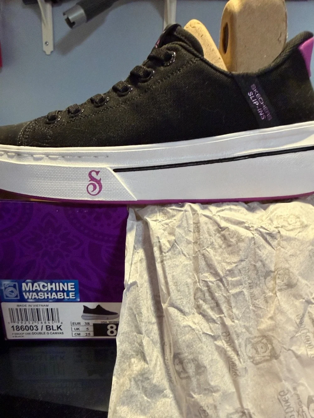 Skechers worn once